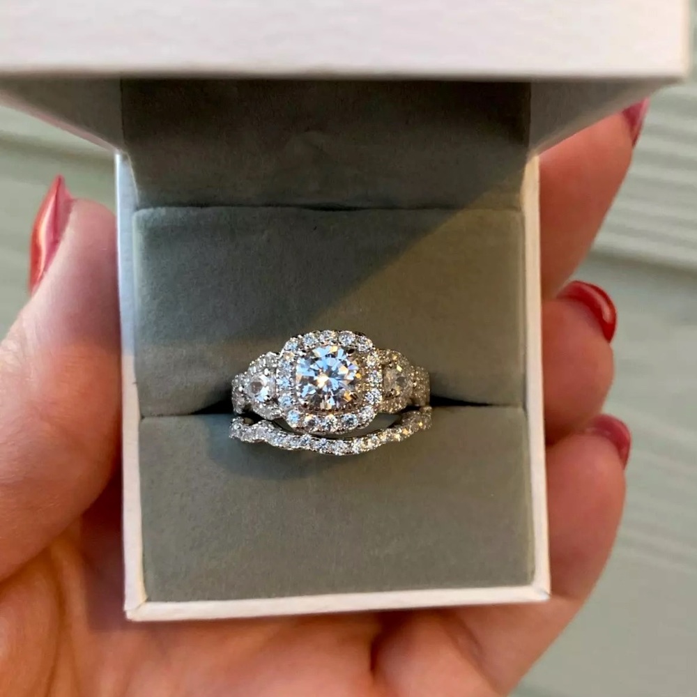 Beautiful Lab Diamond simulated ring set 925 Sterling silver